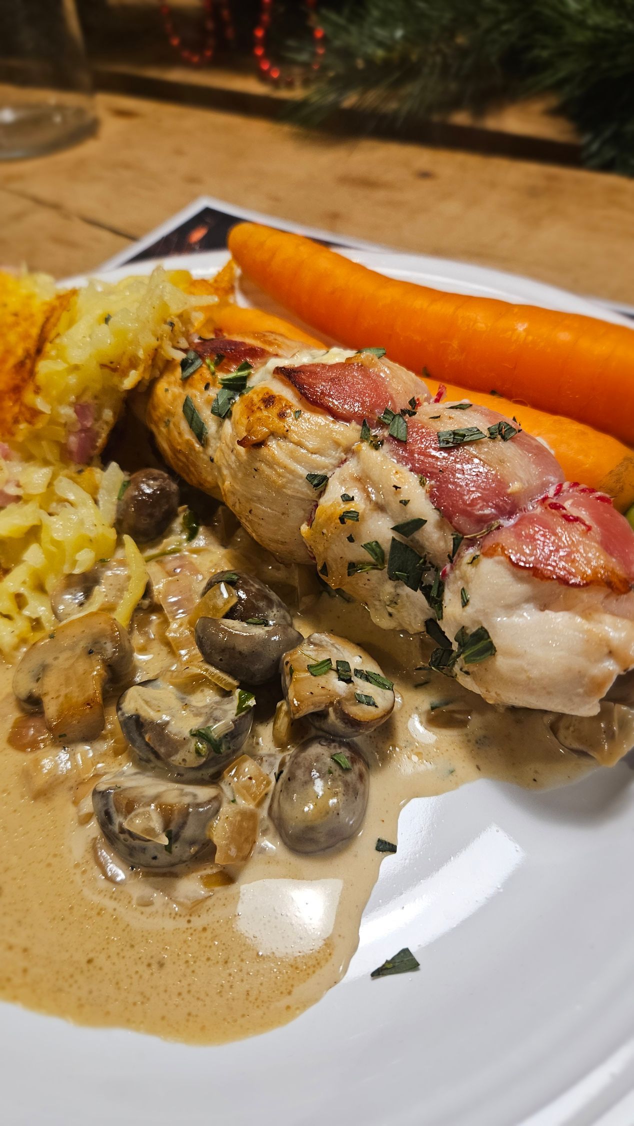 Mini Kiprollade met Gebakken Champignons in Roomsaus