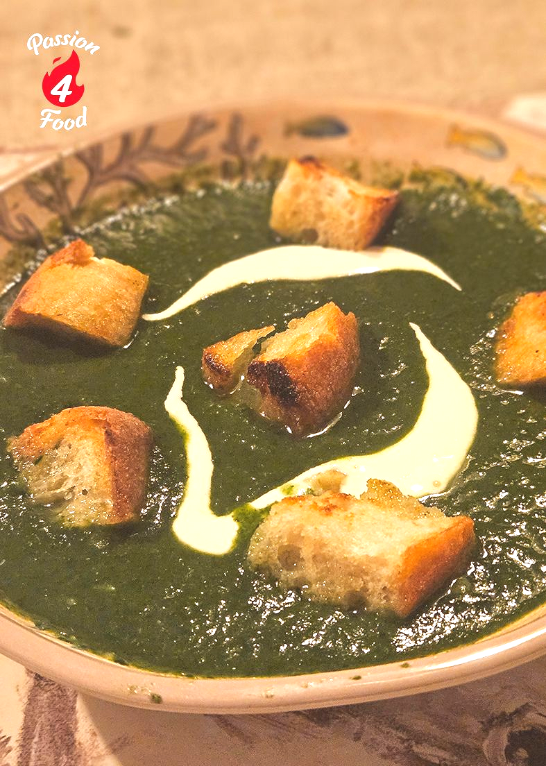 Wilde-Spinaziesoep met croutons