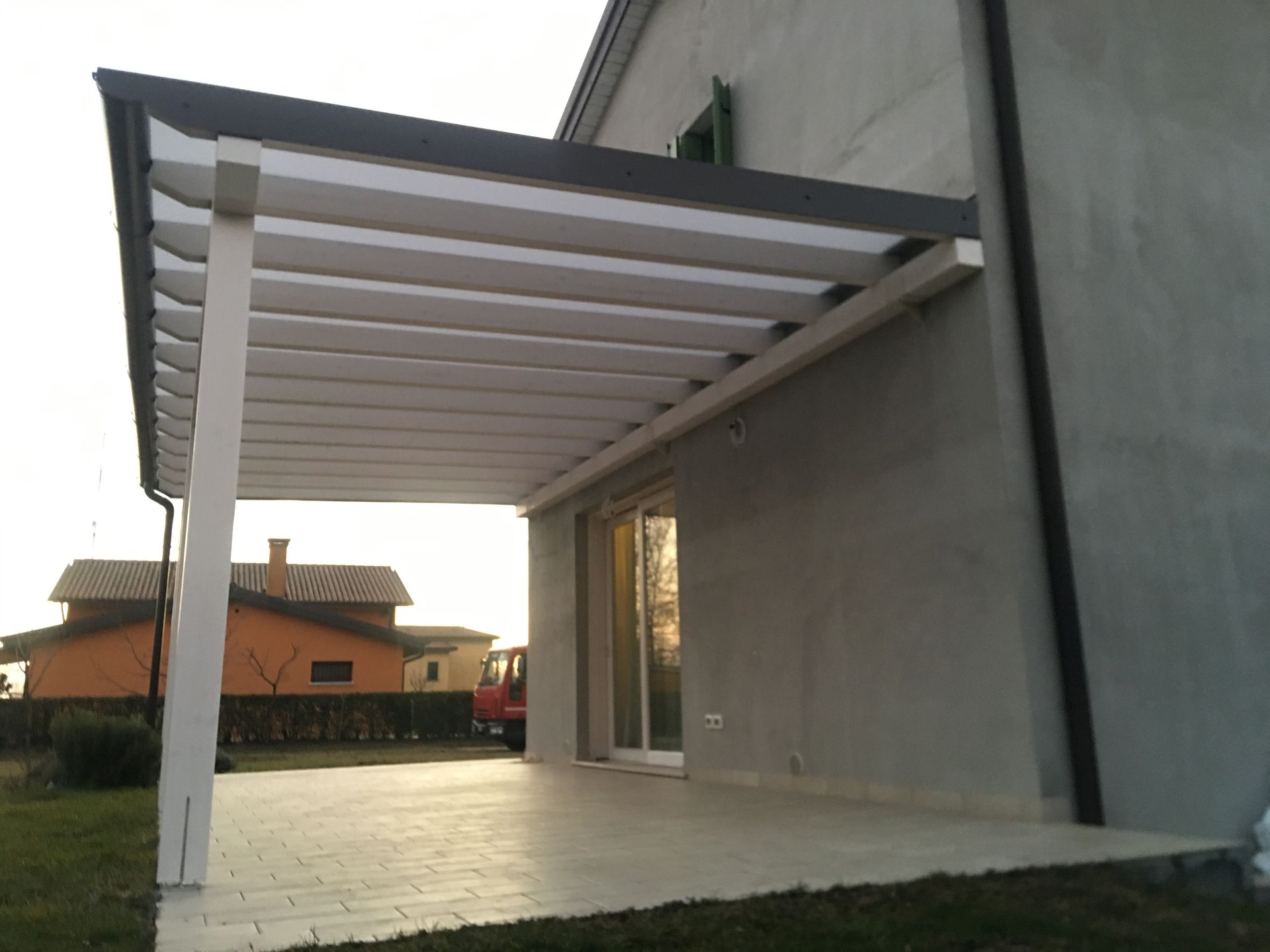 Pompeiana con copertura in policarbonato
