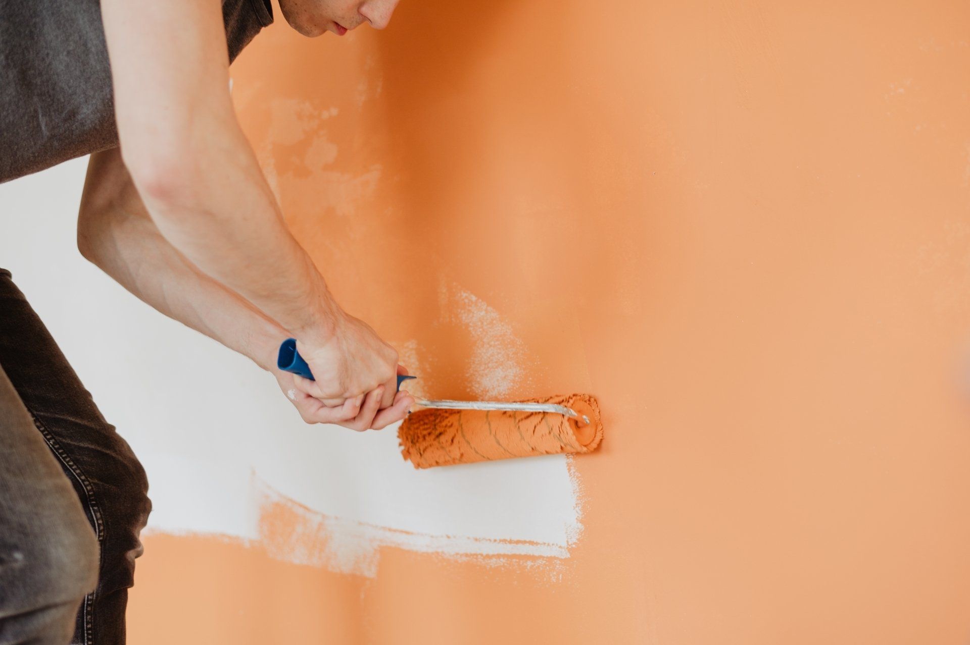 Painting home interior in Elmwood, Il a nice peach