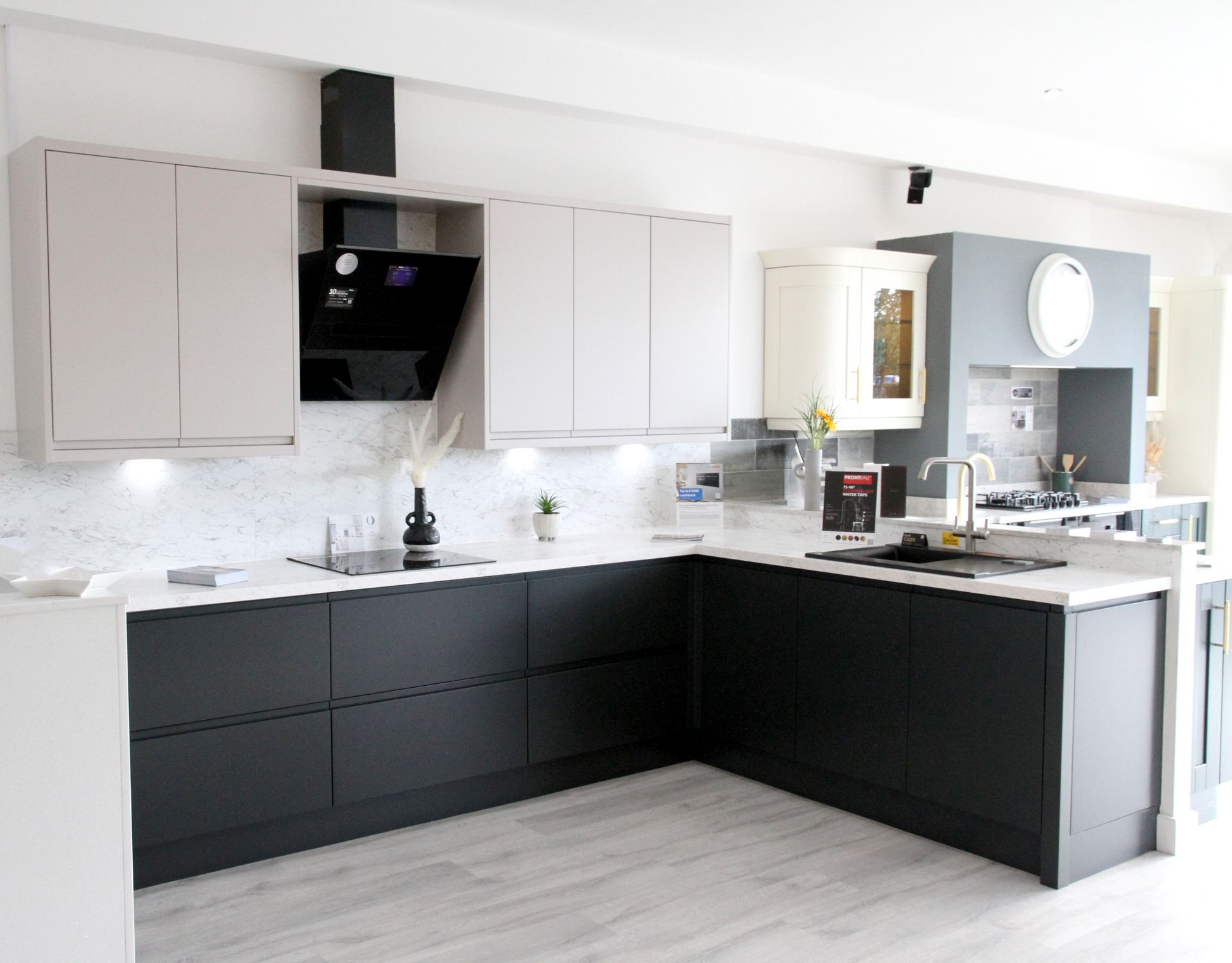 kitchen fitters near me in Manvers