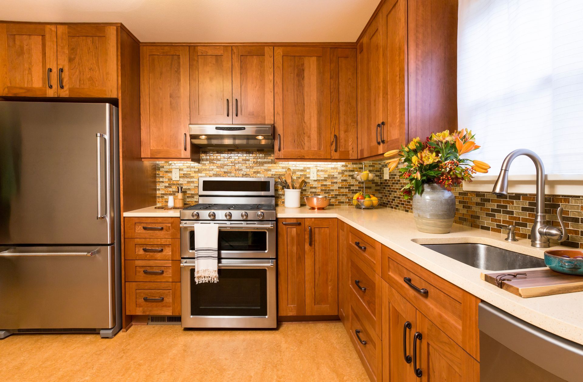 A modern kitchen in Franklin, WI, showcasing a pristine cabinet refacing job. A modern kitchen in Franklin, WI, showcasing a pristine cabinet refacing job.