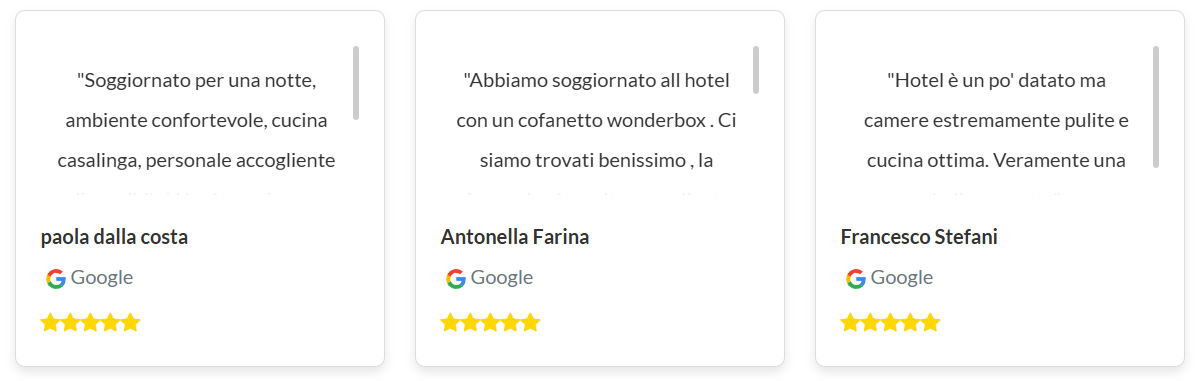 Tre schede di recensioni di Google con brevi testimonianze e valutazioni a stelle su sfondo bianco.