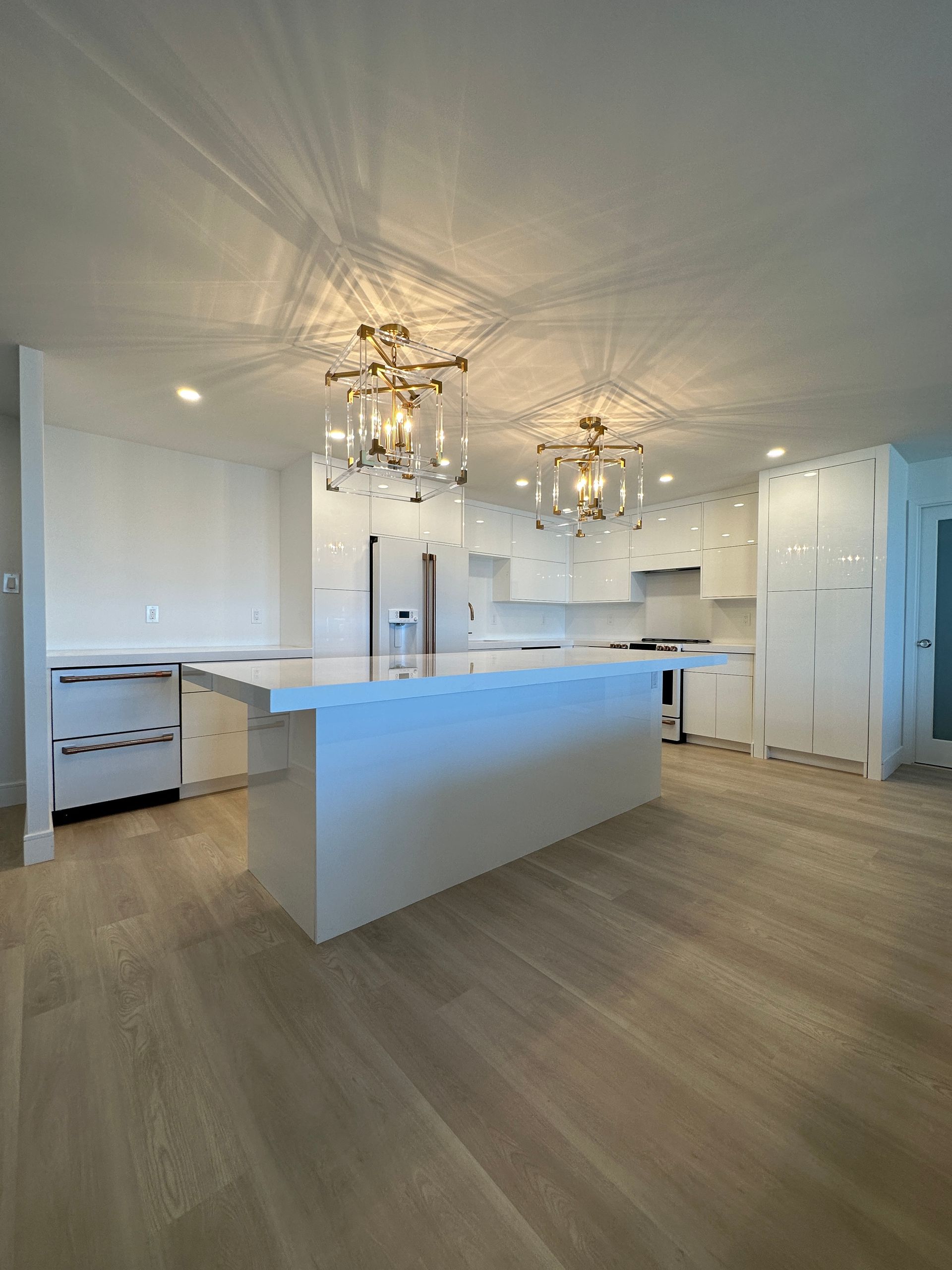 neat white kitchen