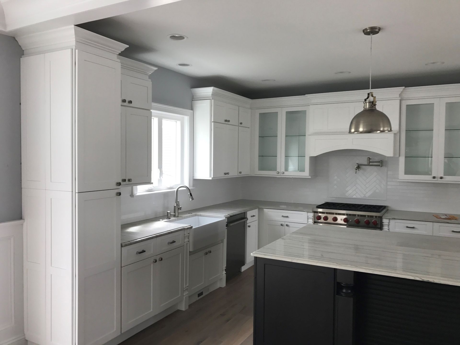neat white kitchen