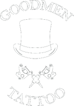 Logo di Goodmen Tattoo con un cappello a cilindro e macchinette per tatuaggi incrociate, in un disegno a linee grigie.