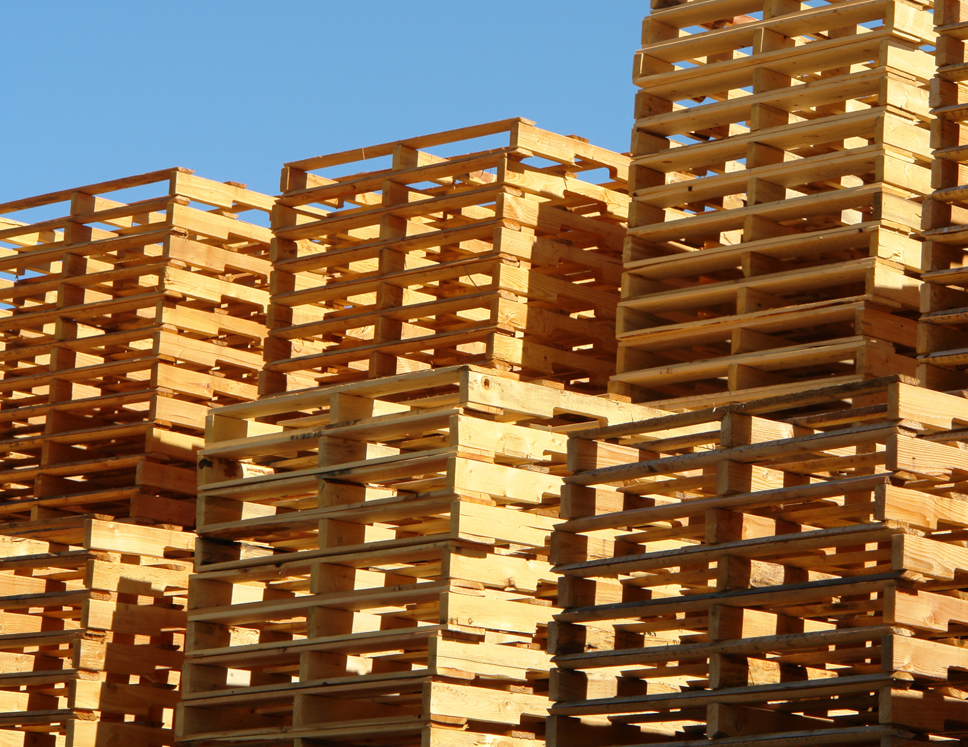 Custom stringer pallets built in Houston, TX