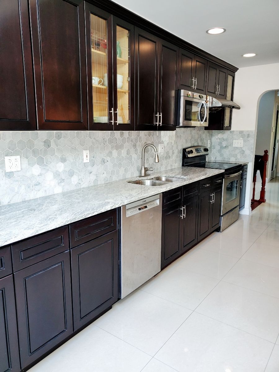 Traditional Kitchen Remodel by 1 MLS Consultants, Inc. project photo