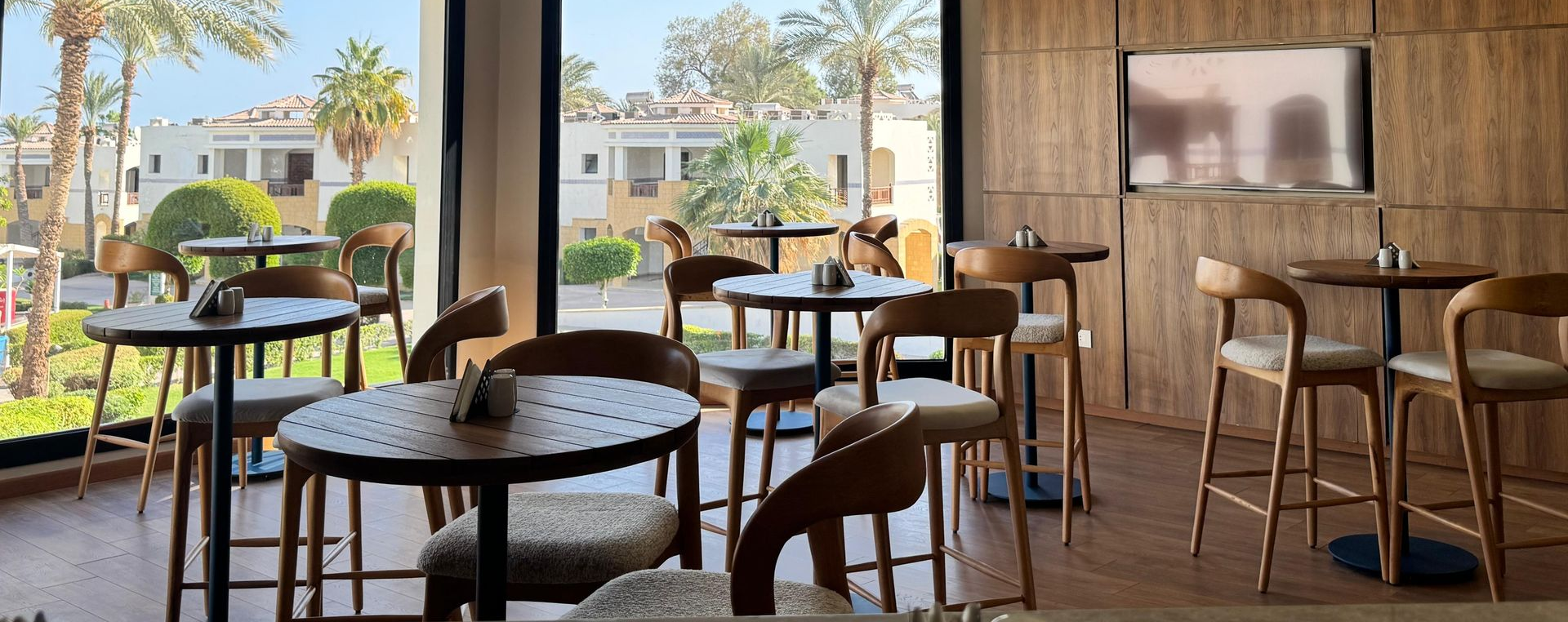 Match Point Bar – the perfect spot for live football and snacks 