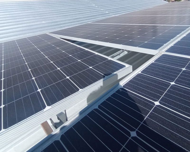 Venta y mantenimiento de papeles y calentadores solares