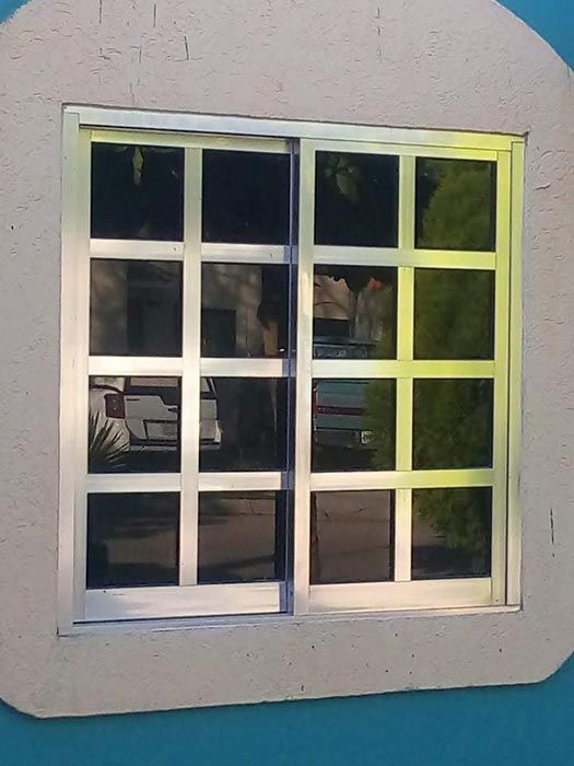 ALUMINIOS, VIDRIOS Y ESPEJOS IRAZOQUIS