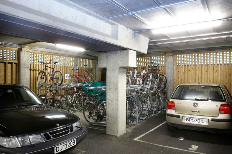 Haniss Tohøyd i parkeringskjeller.