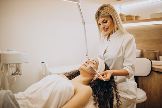 Operatore cure estetiche Accademia Nuova Estetica