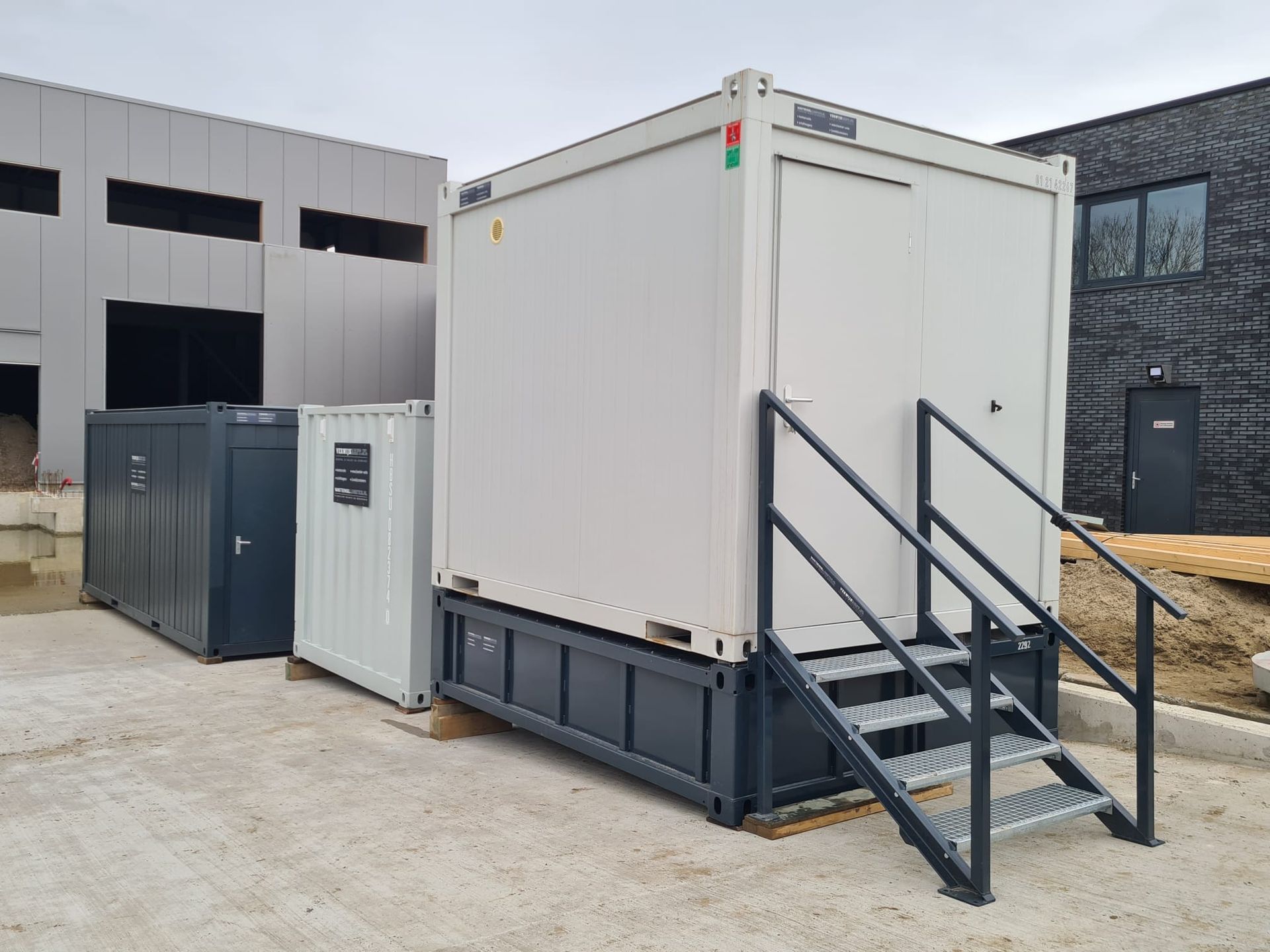 Sanitiar-unit met septic-tank