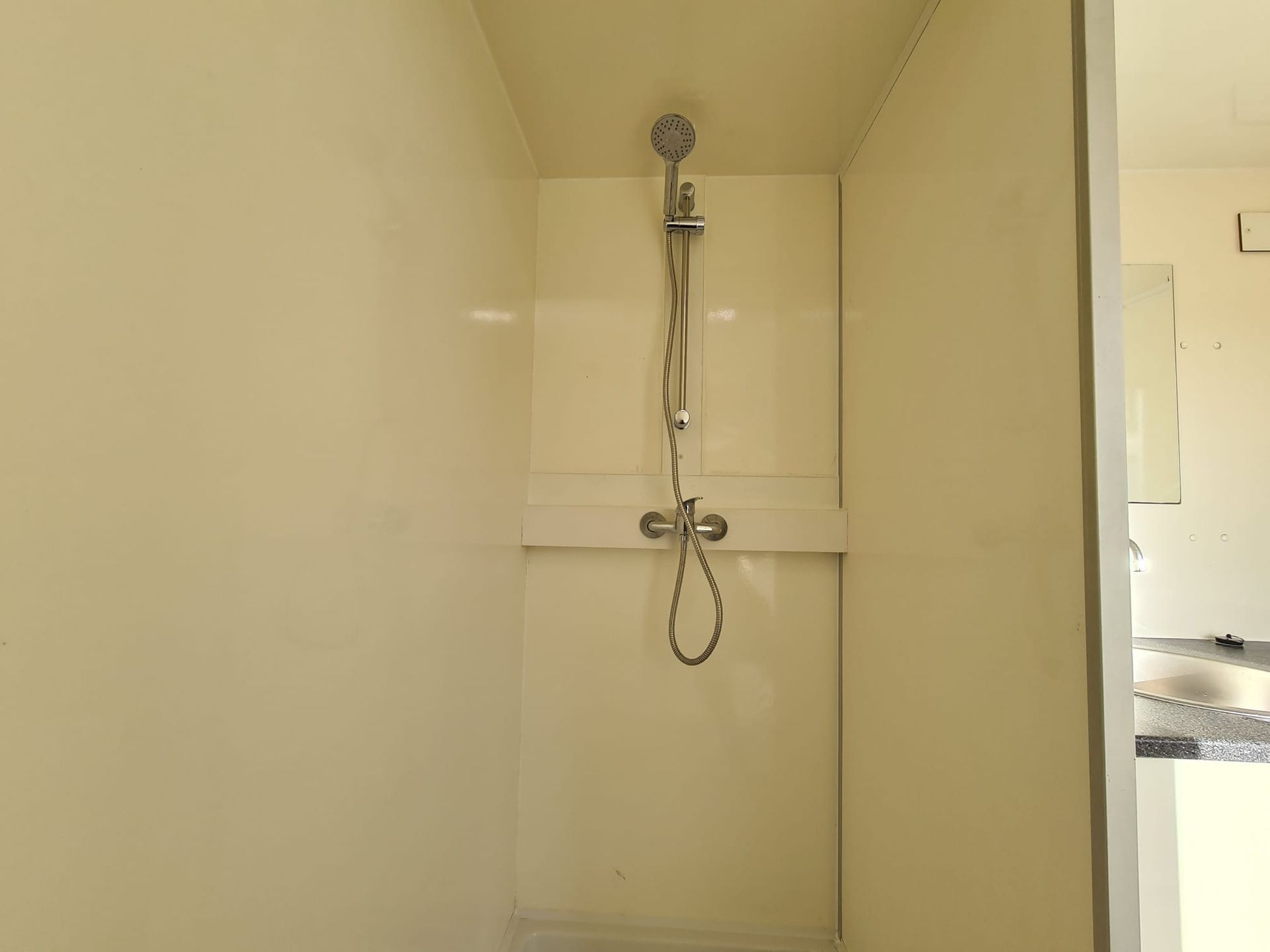 Mobiele badkamer douche cabine