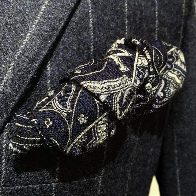 SUIT POCKET SQUARES : QUITE A HISTORY !