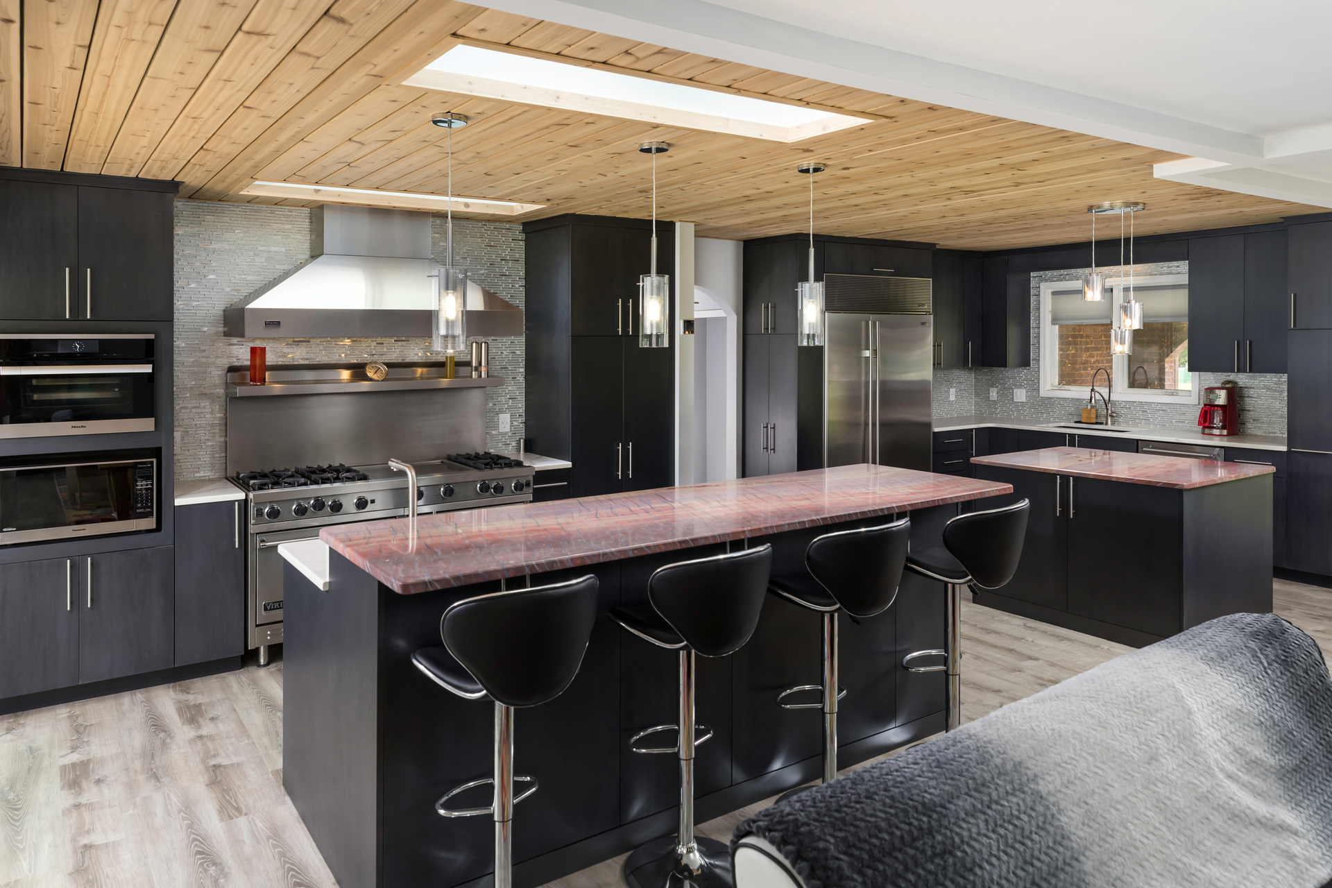 Peninsula vs Kitchen Island