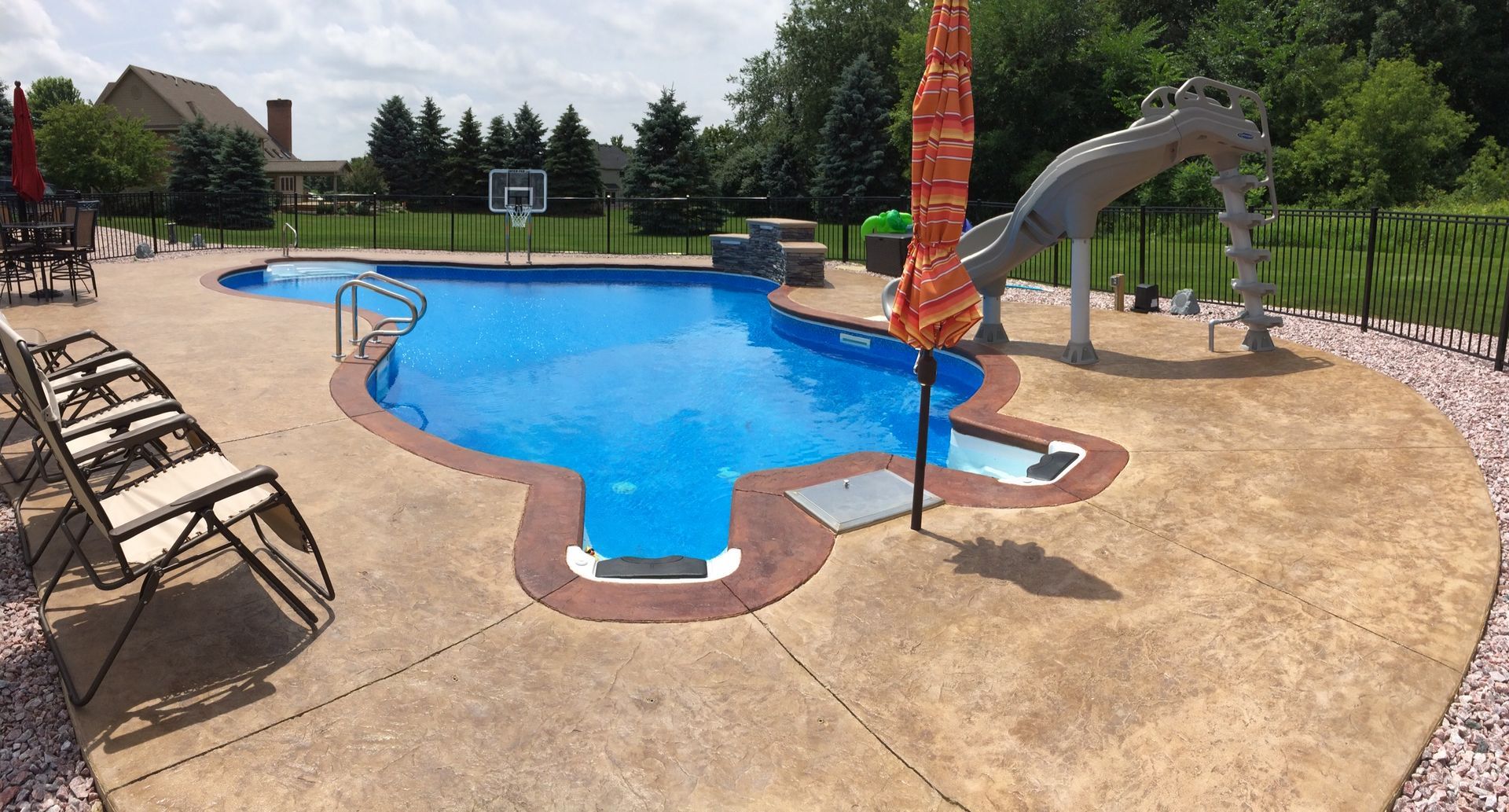 Outdoor In-ground pool with jets