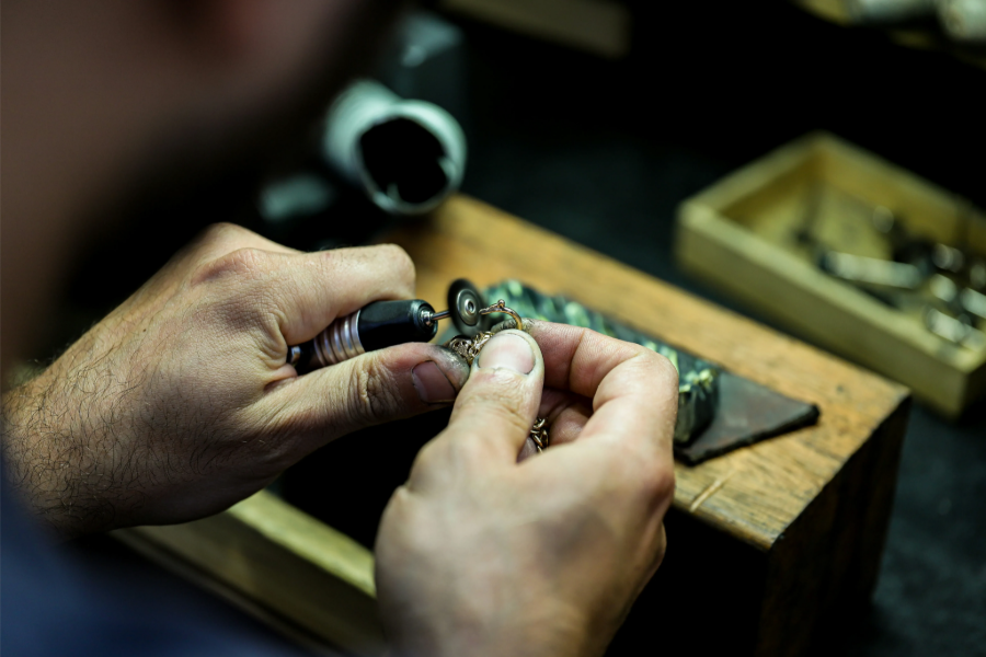 williams-jewelers-of-dothan-frequently-asked-questions-section-image