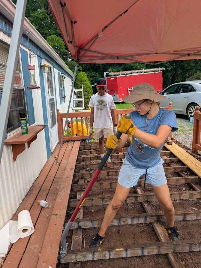 HUMC Youth hard at work during CAMP JOY