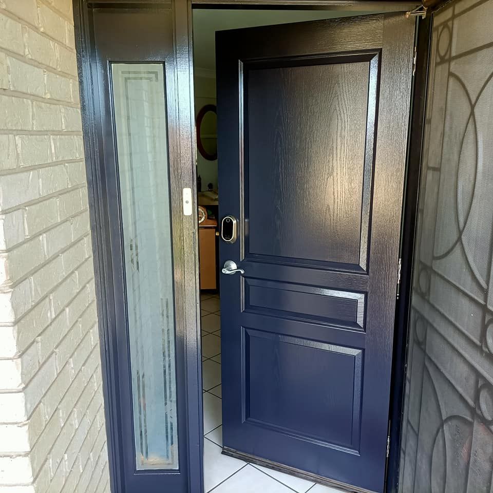 Skilled Craftsman Painting Exterior Walls with Expertise — Painters in Denman, NSW