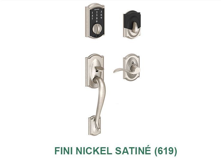 Une photo d'une serrure de porte en acier inoxydable avec une poignée.