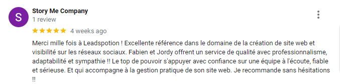 Extrait de l'avis publié sur l'App Store pour « Story Me Company », avec note en étoiles et commentaire textuel.
