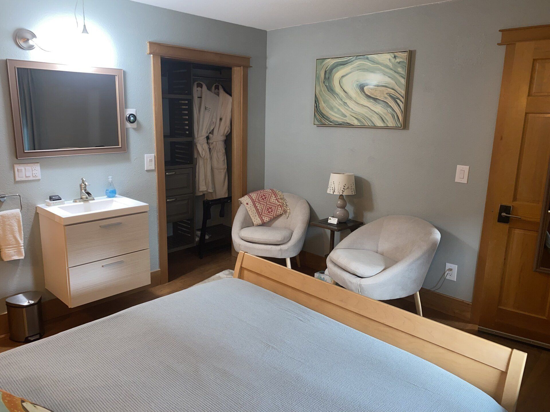 Mt. Adair deluxe double room in Bell In The Woods B&B in Alaska. Queen bed.