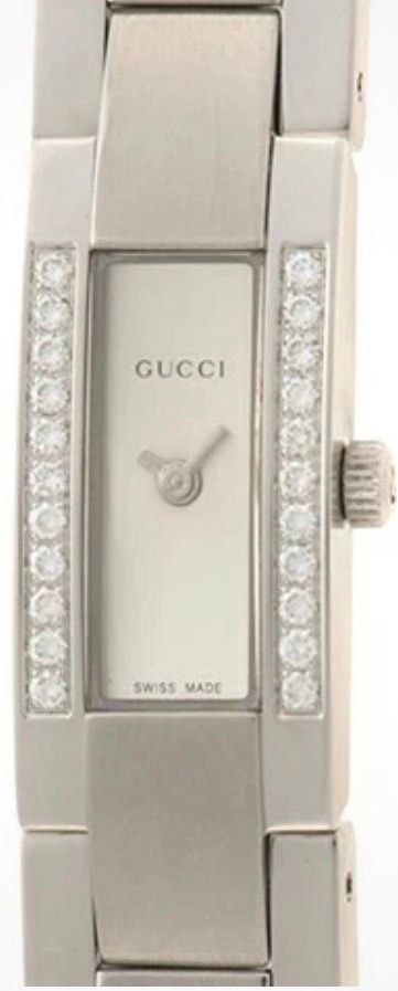 Ladies Gucci 4600L Diamond set bezel quartz movement watch.