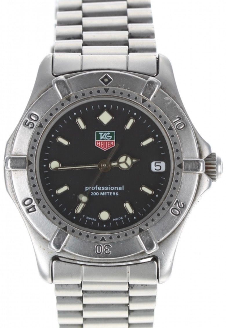 Tag Heuer Professional 200M Stainless Steel Quartz Movement watch.