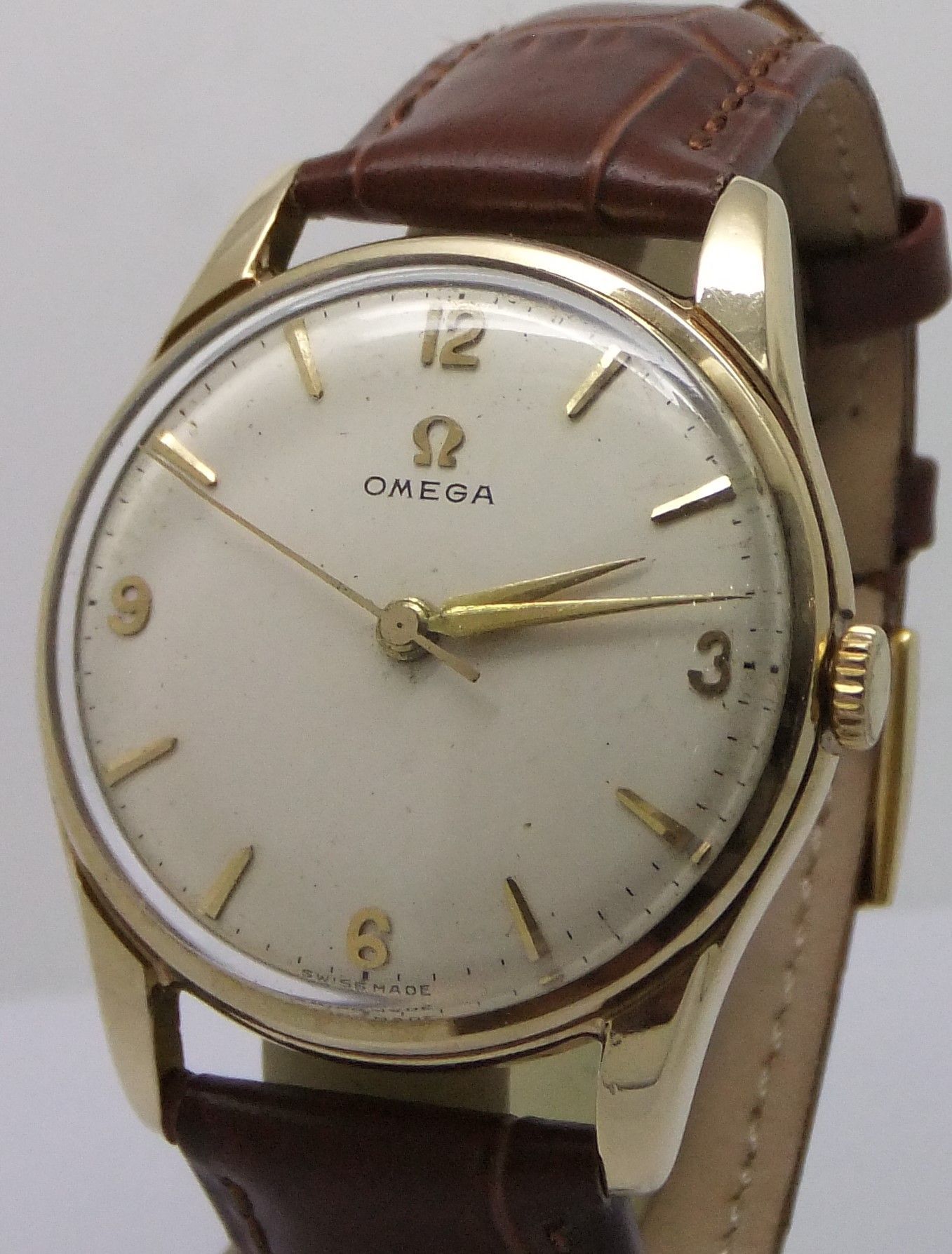 Vintage 9ct gold Omega Mechanical movement watch.