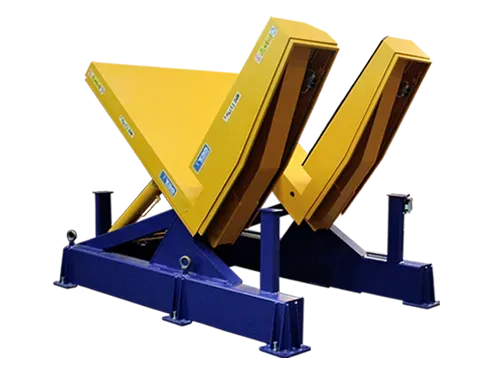 Coils tilter at 90° with U-shaped loading surface for coupling the coil transfer carriage and unloading surface designed for pallet housing, coil upender, palletizing coil tipper