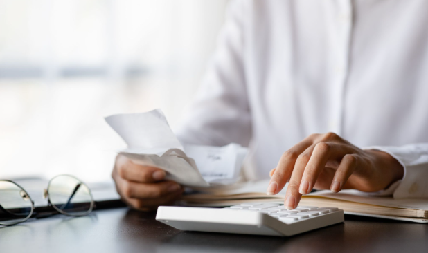 Small business payroll services in Leawood, KS and detailed accounting transaction reporting 