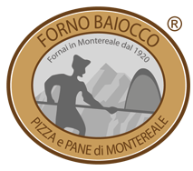 Logo ovale per Forno Baiocco raffigurante un fornaio con una pala per pizza, sagome di montagne e testo nei toni del beige