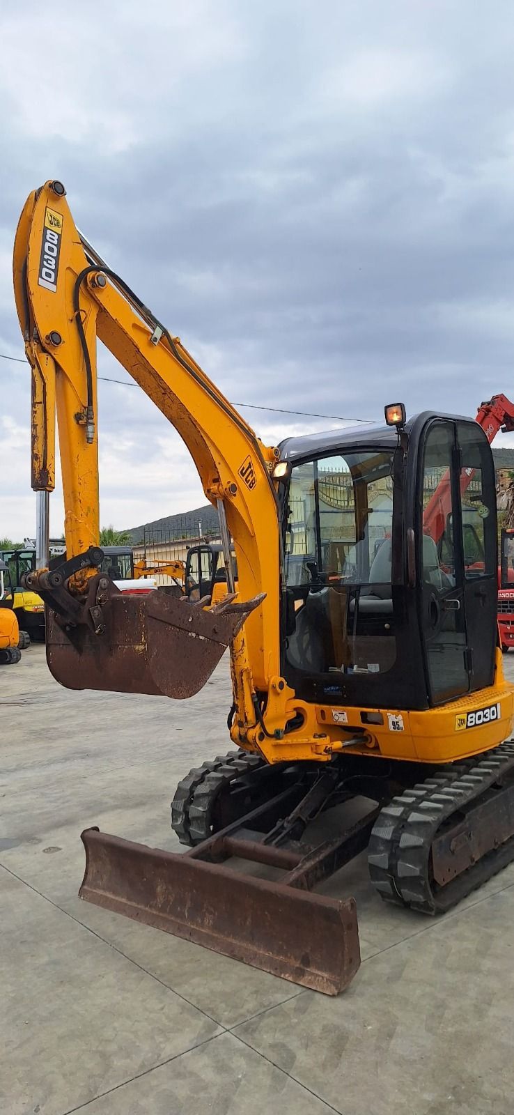 Miniescavatore JCB
