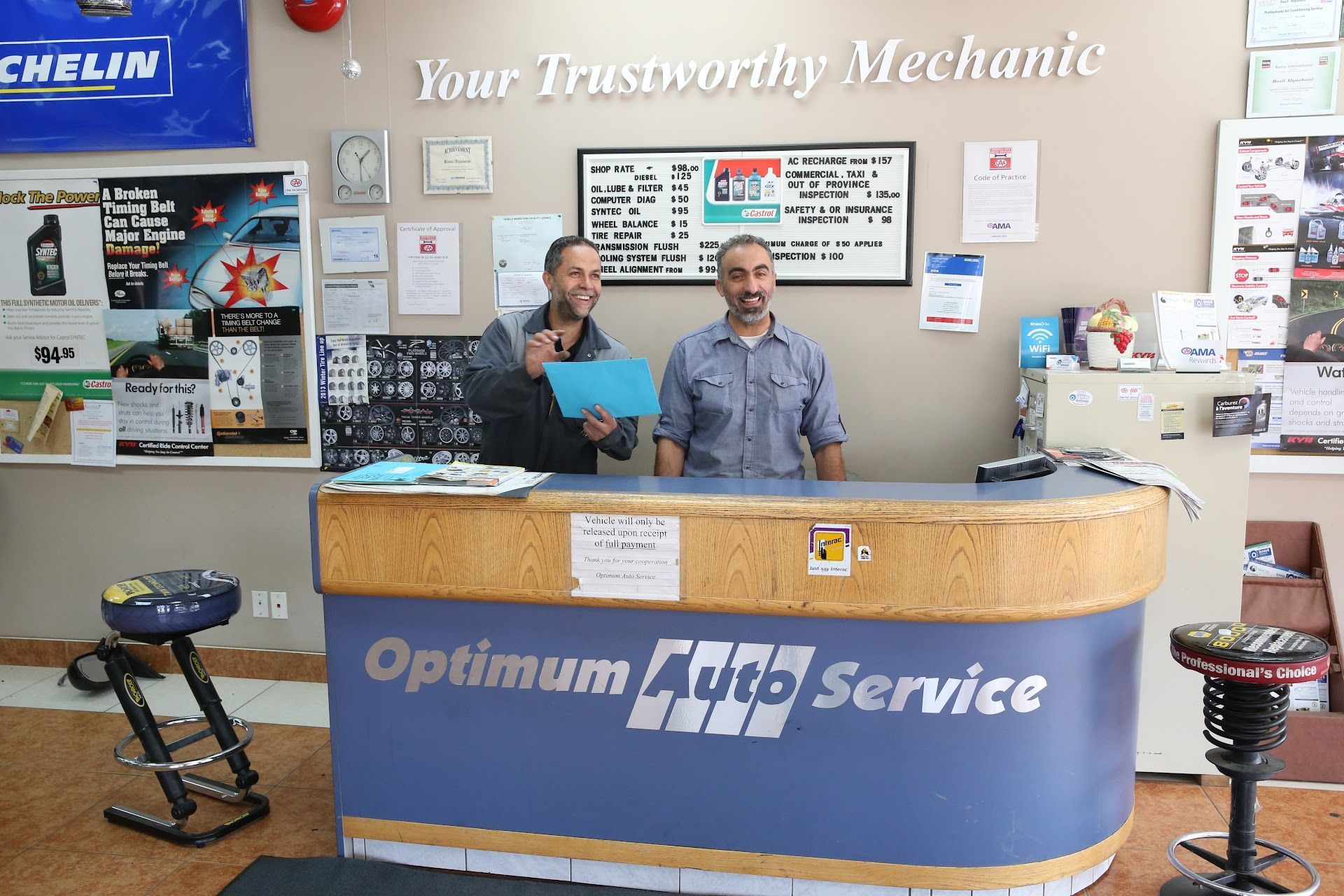 Customer Service Counter At Optimum Auto Service | Optimum Auto Service Corp
