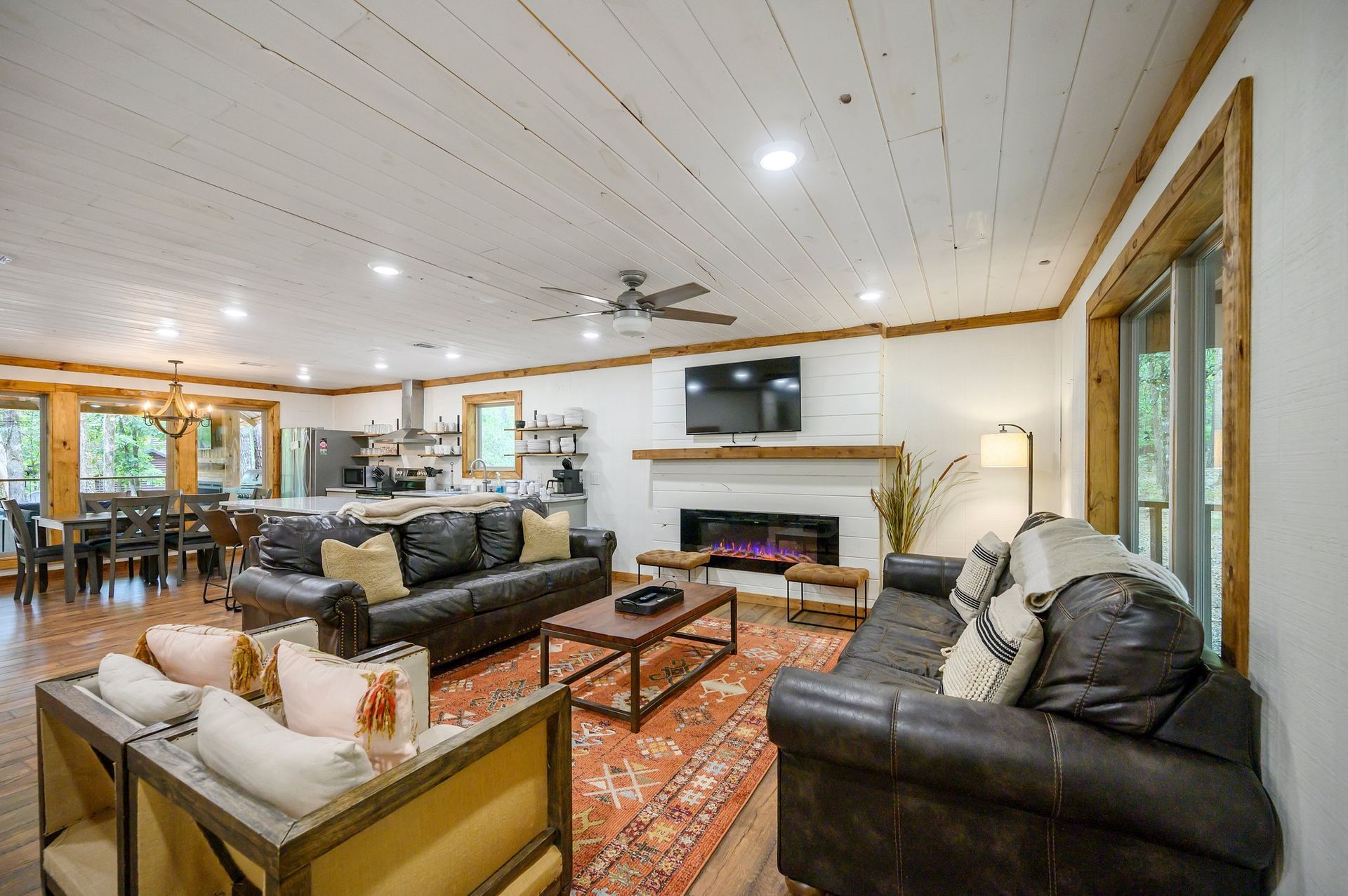 EZ Ridge Retreat Cabin, Broken Bow Oklahoma