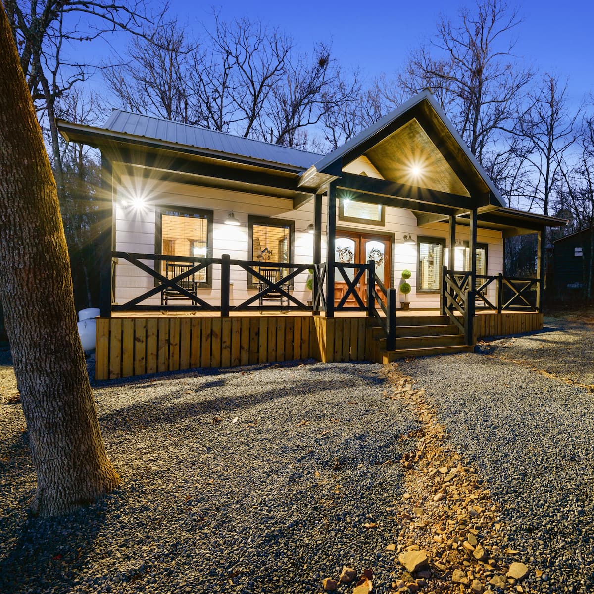 Farmhouse Retreat Broken Bow Cabin
