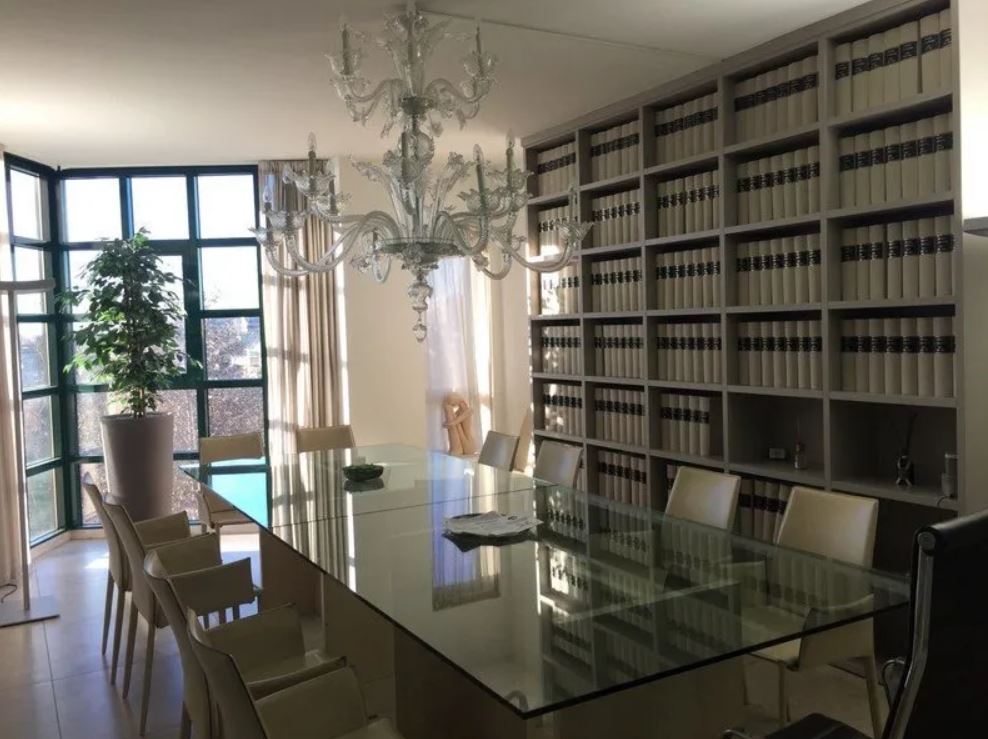 Meeting room of a notary's office