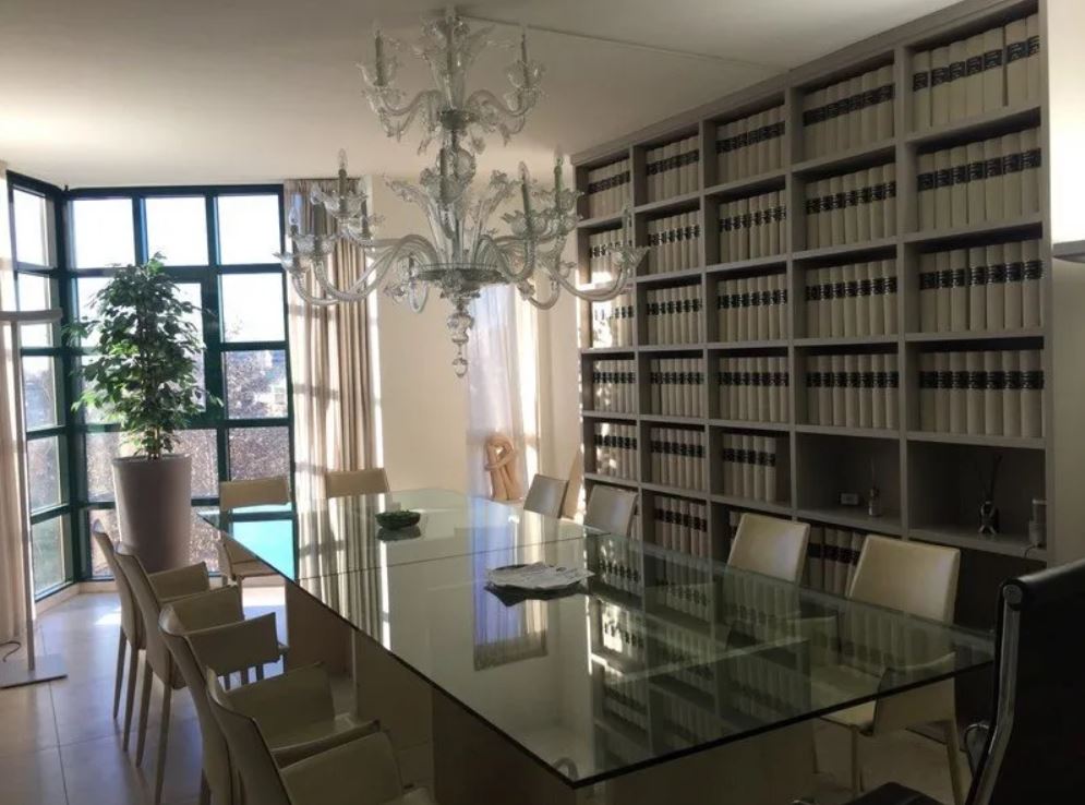 Meeting room of a notary's office