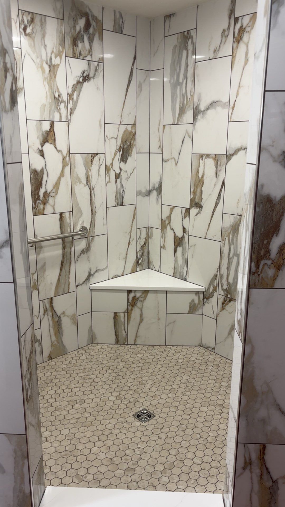 Before You Hire a Bathroom Remodeling Contractor in Fort Wayne, Read What Homeowners Say About Faze 