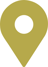Um alfinete de mapa com um furo no meio em um fundo branco.