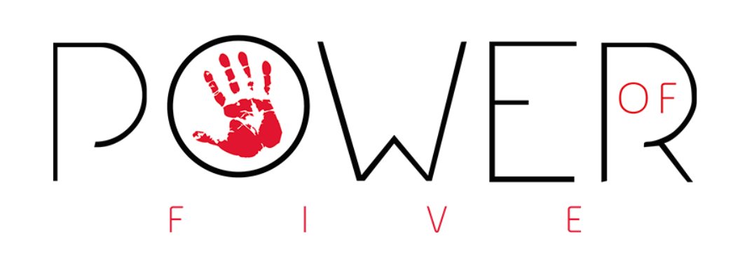 El logo del poder de cinco tiene una huella de mano roja en el medio.