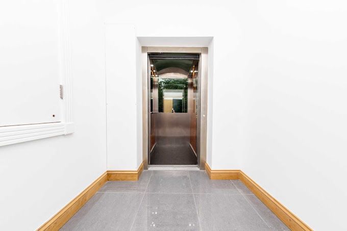 decorative finishes - interior design - painting and decorating - white - entrance