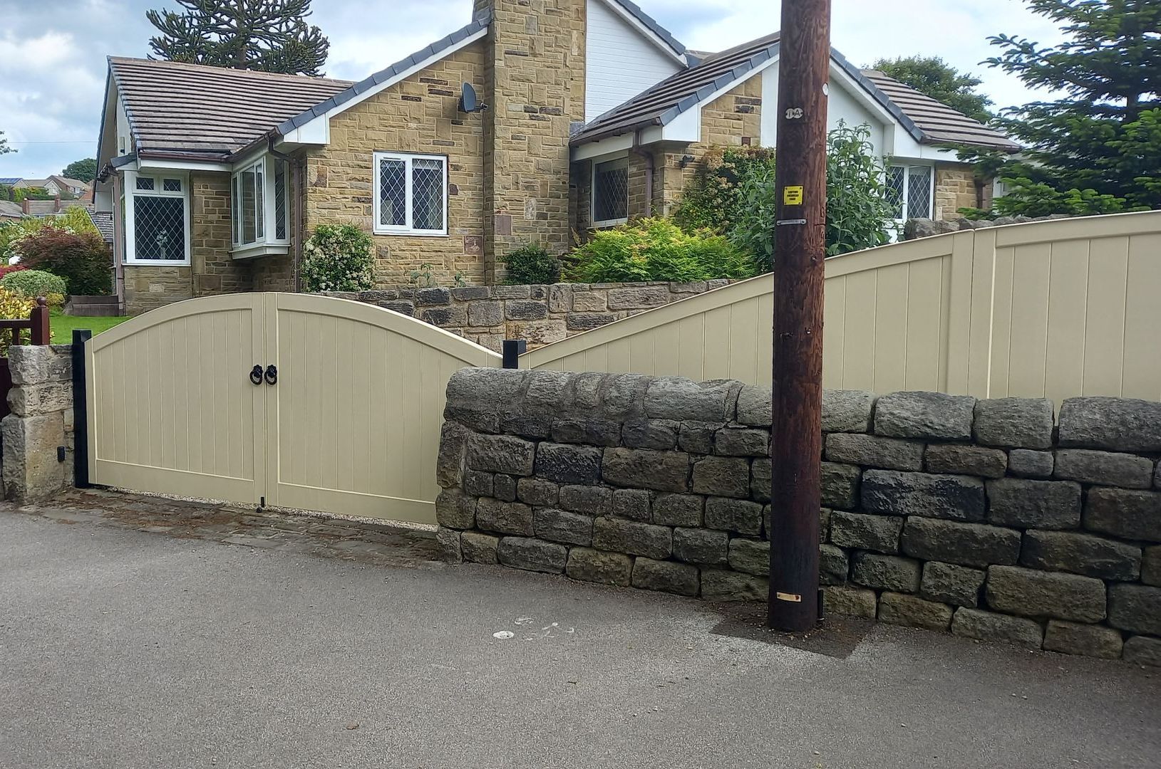 exterior painting and decorating - cottage - gates