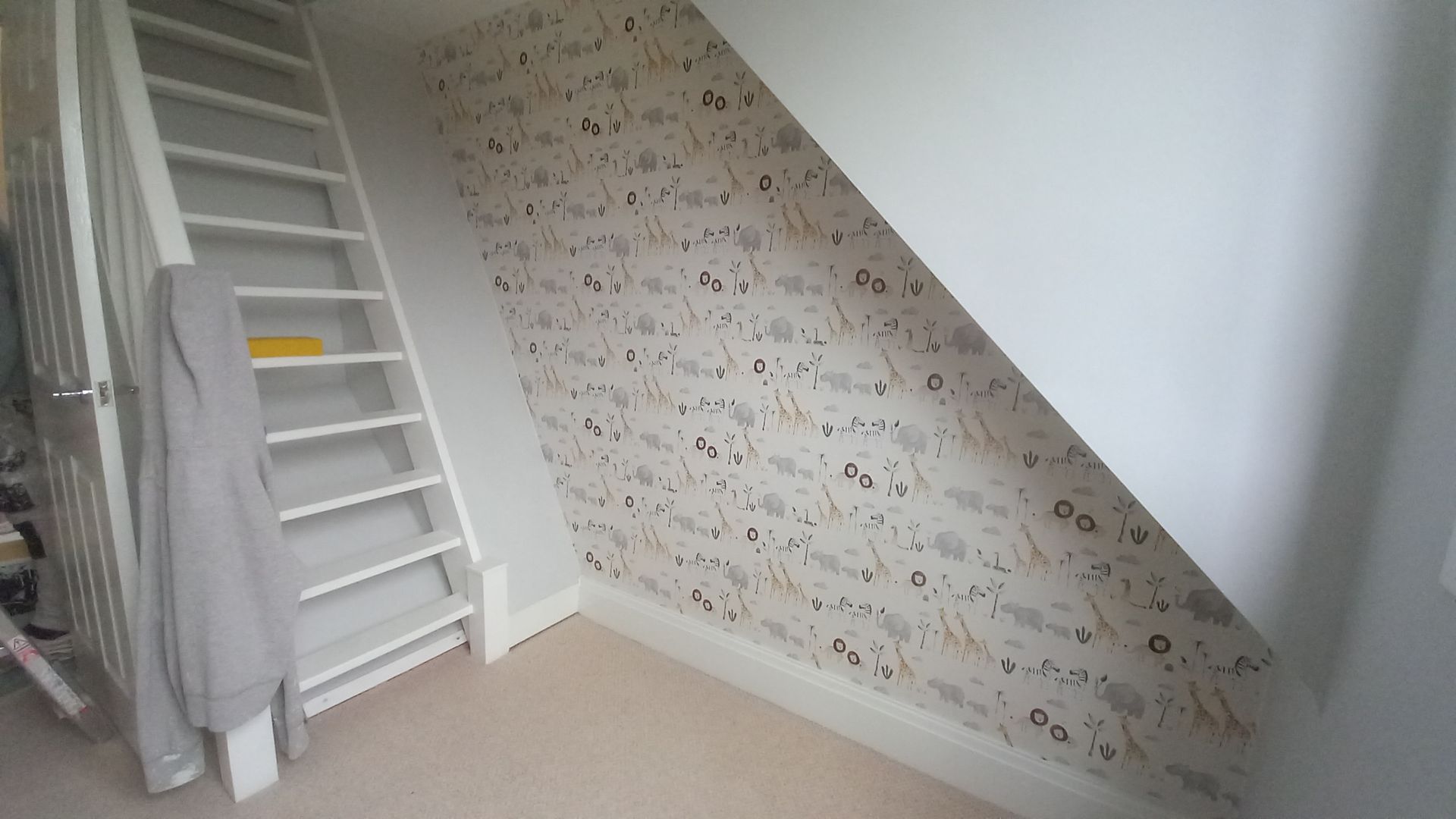 interior painting and decorating - living spaces - lounge - wallpaper - feature wall