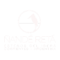 Nande Reta logo with circular emblem and light pink text reading “Nande Reta, destinos de tierra, Corrientes, Argentina”