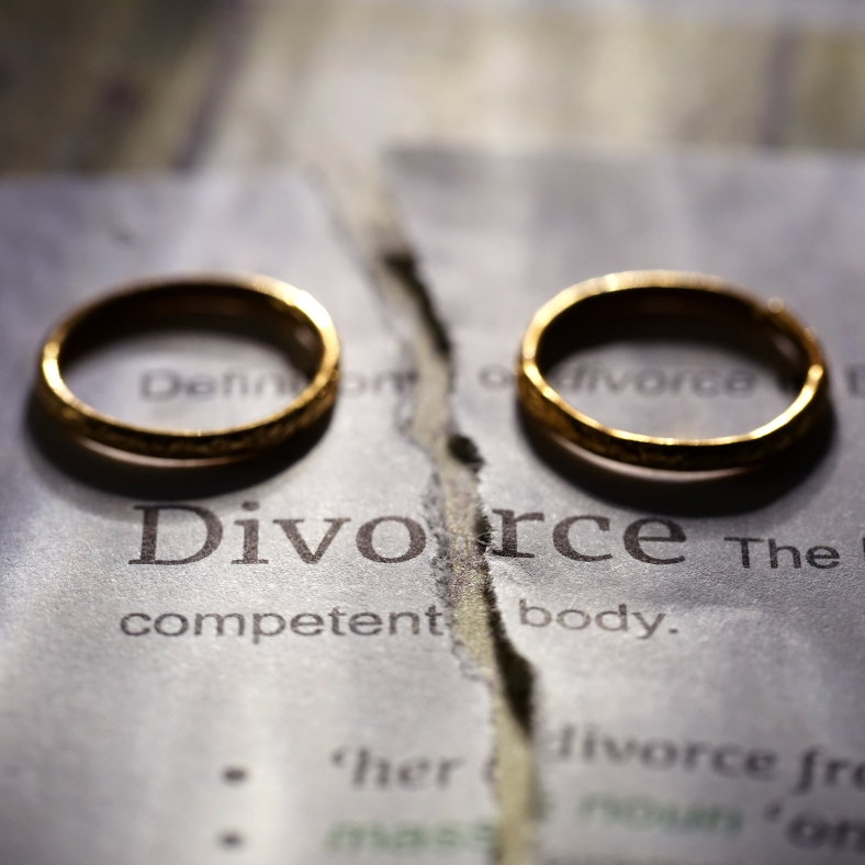 We Buy Homes Due to Divorce