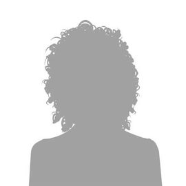 Una silhouette di una donna con i capelli ricci su uno sfondo bianco.