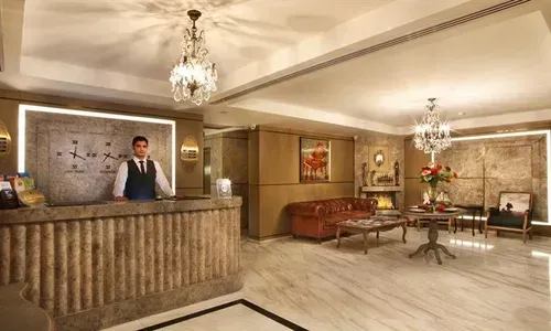 berjer hotel lobby